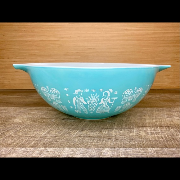 Pyrex Other - *Host Pick* Pyrex lAmish butterprint cinderella large mixing bowl 444 4 quart